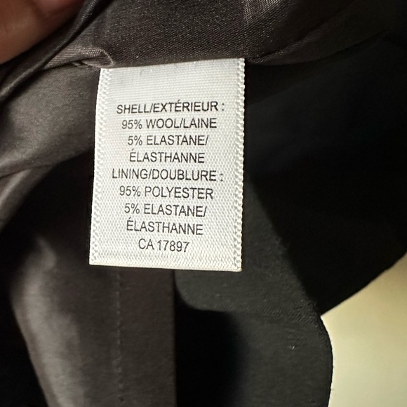 Banana Republic Stretch Wool Short Sleeve Black Dress
Size 2 - Picture 5 of 5